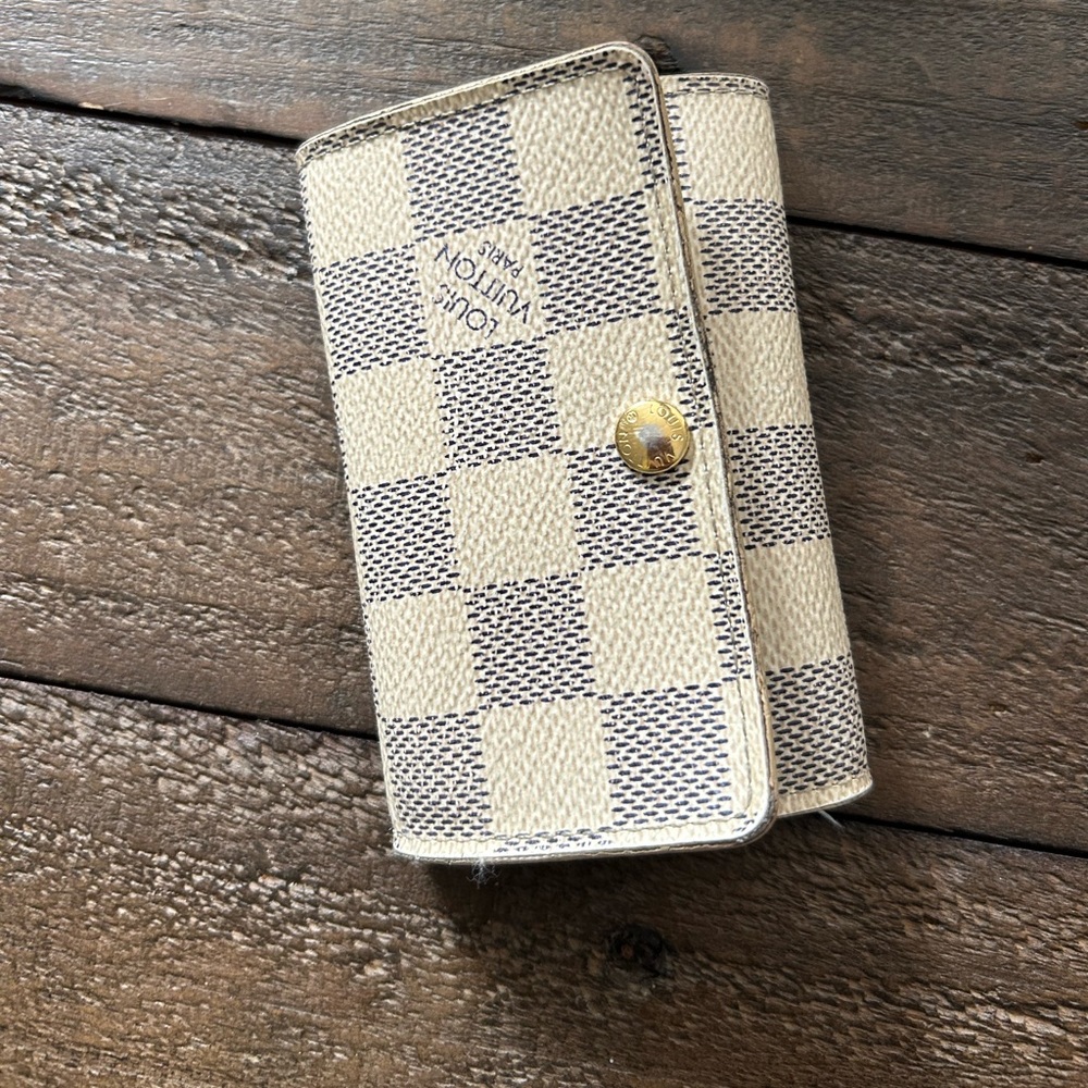 Extremely Used Louis Vuitton 6 Ring Key Holder